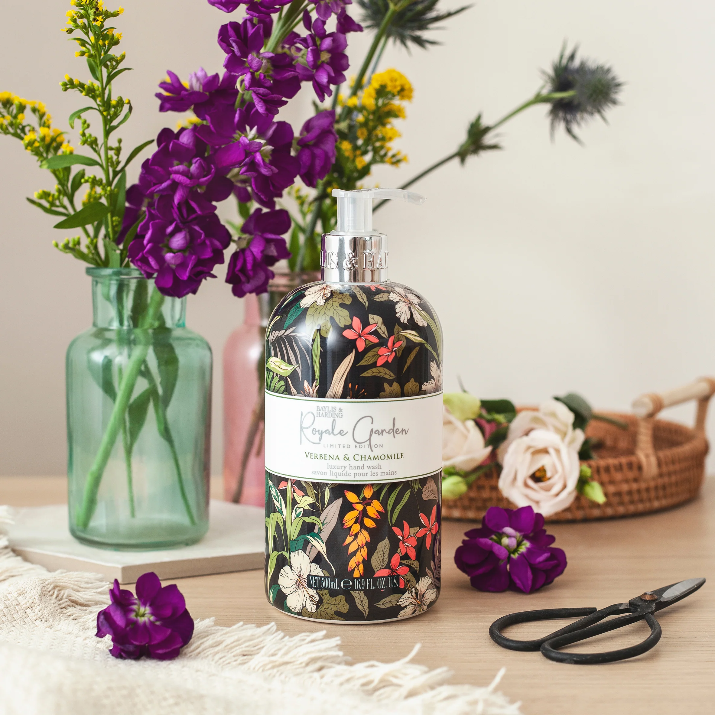Baylis & Harding Royale Garden Verbena & Chamomile Hand Wash 500ml - Image 2