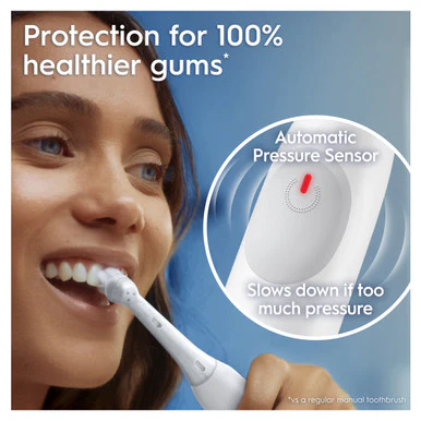 Oral-B iO2 White Electric Toothbrush + Travel Case - Image 3
